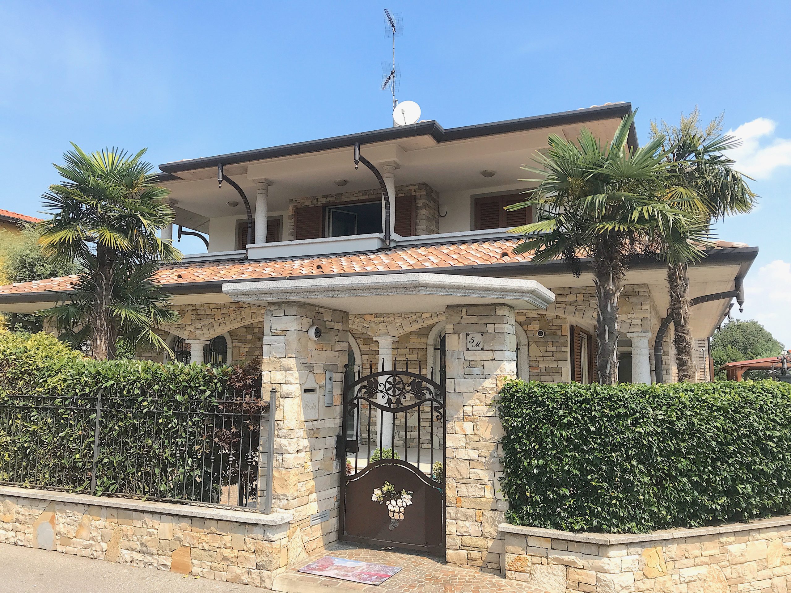 Villa bifamiliare in vendita a Boltiere